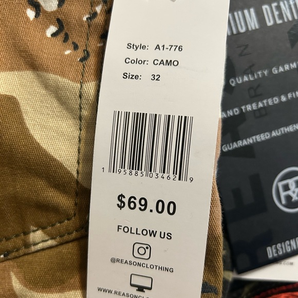 NWT Mens camo cargo shorts. 1 size 32 and 1 size 34 - Picture 2 of 3